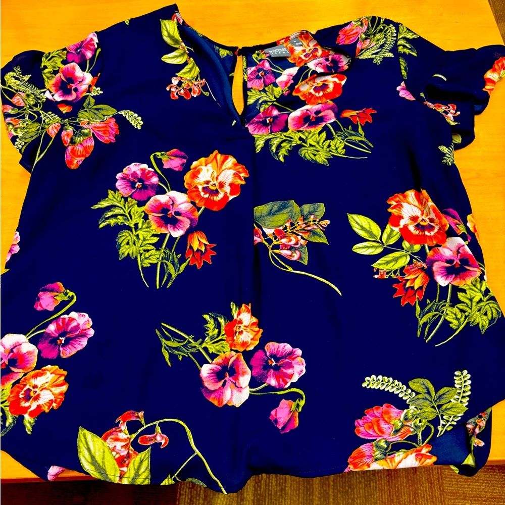 NY&Co flower Blouse